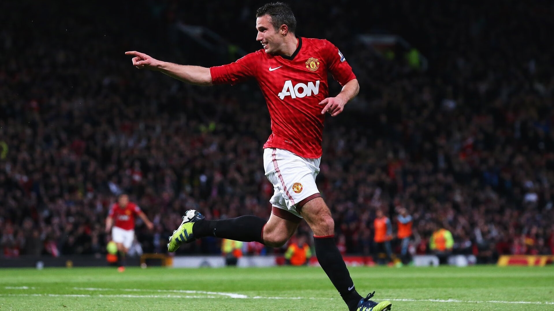 F1新赛季启航夜，足球乱入引爆全网，当伊拉克逆转比利亚雷亚尔成为赛前毒奶