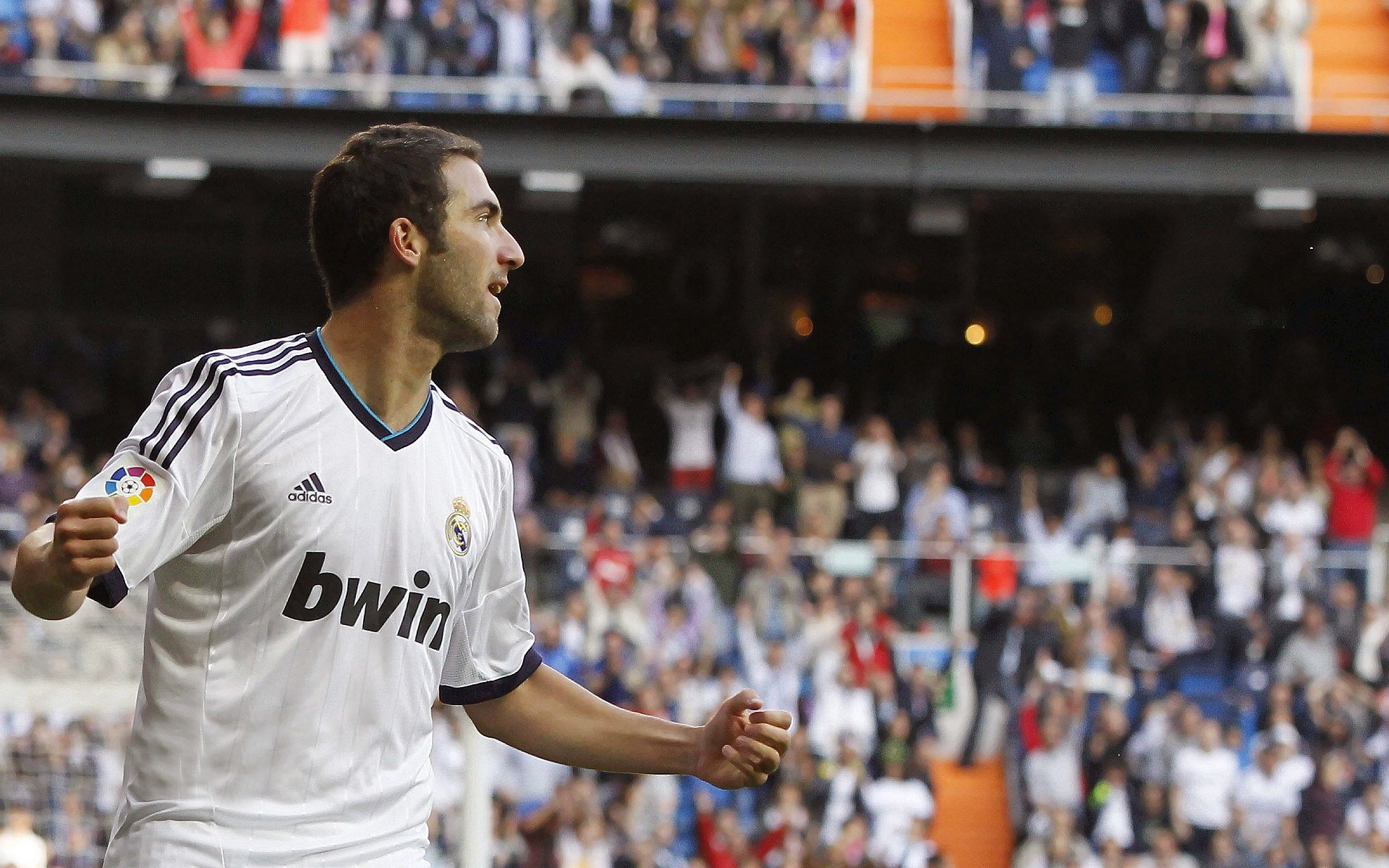 开云体育官网-天外飞仙与困兽犹斗，内马尔攻防一体的个人秀，如何撕碎希腊精心编织的防守之网？